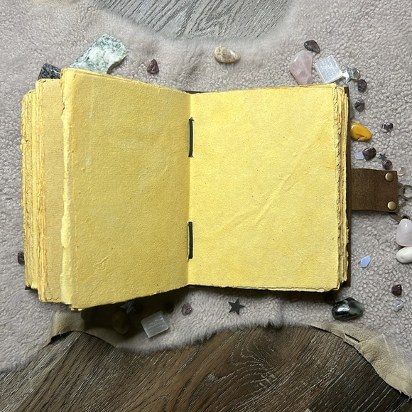 Hand Crafted OOAK Unique Vintage Leather Journal With Antique Deckle Edge Paper - Picture 11 of 12